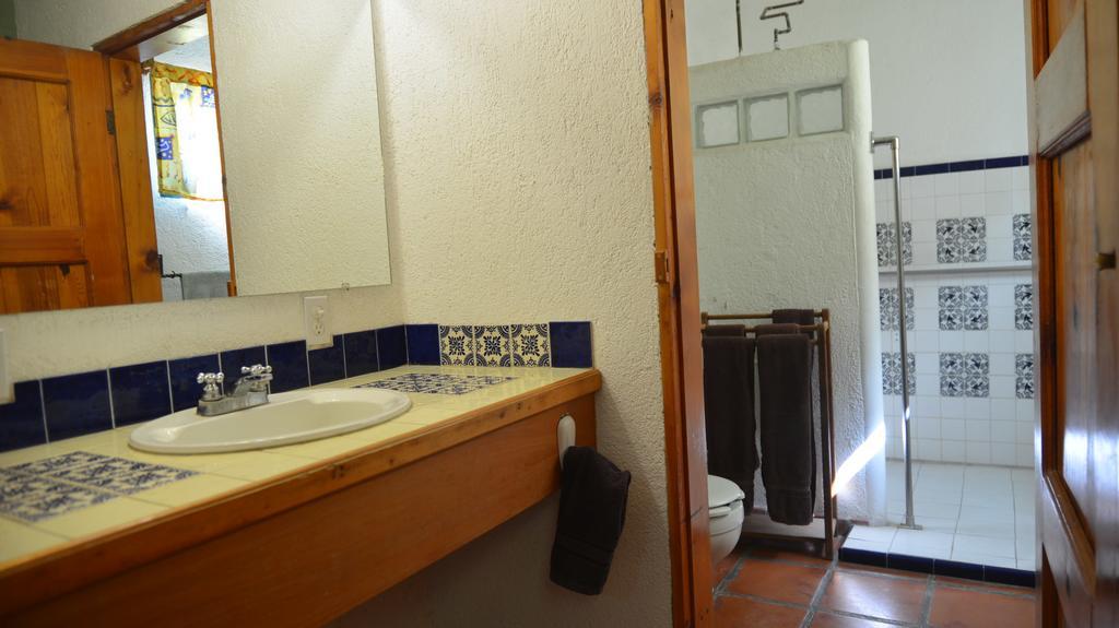 King Room kitchen 100