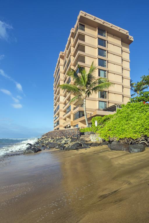 Studio Apartment with Balcony and Oceanfront View