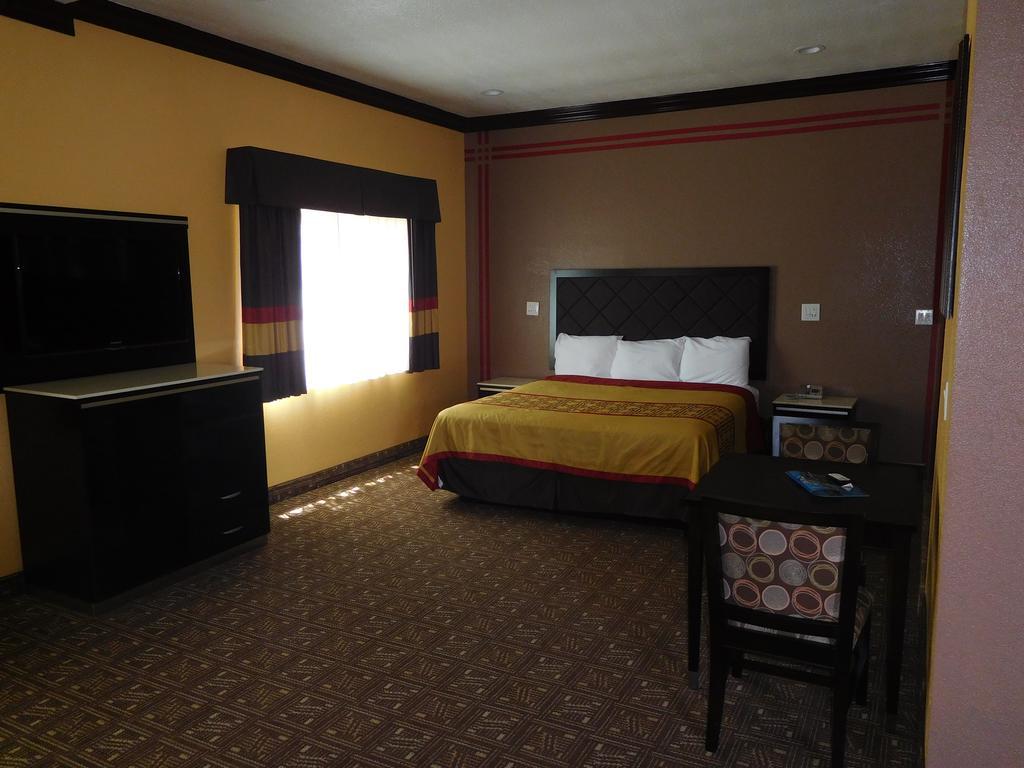 King Suite with Spa Bath and Sofa Bed