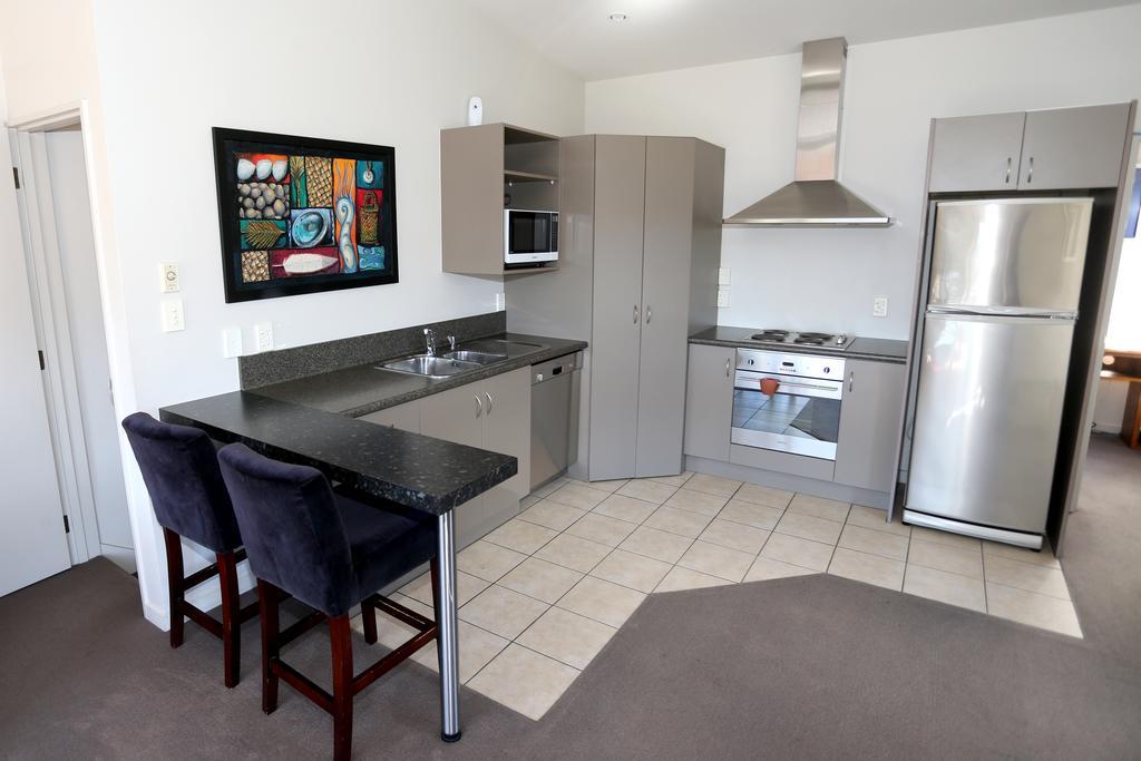 Family Two-Bedroom Apartment with Sea View