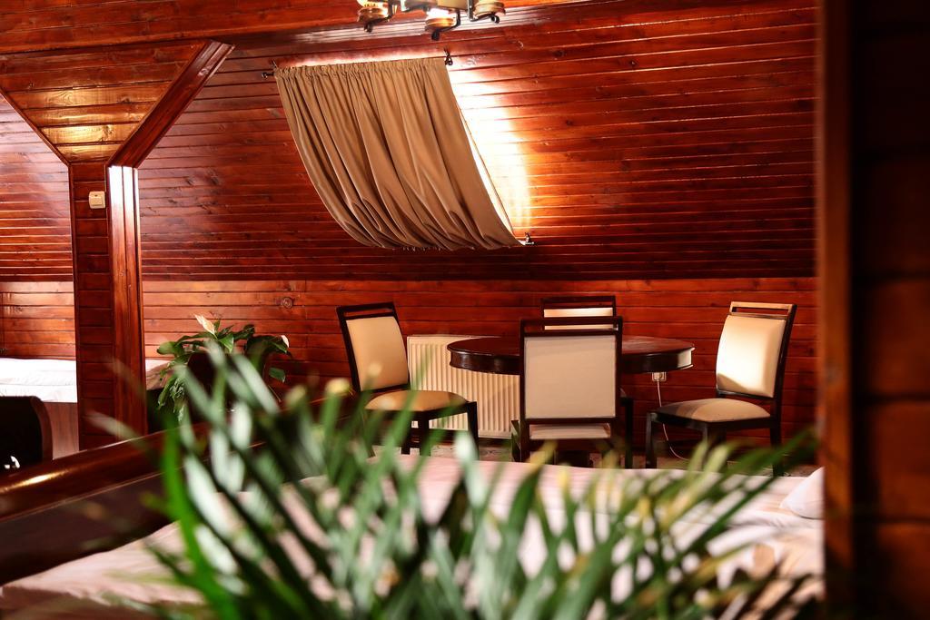 Deluxe Suite with Sauna & Jacuzzi