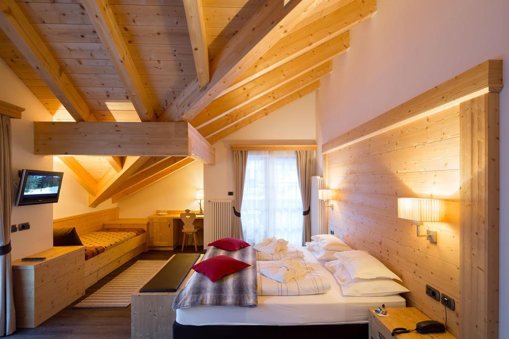 Large Double or Twin Room
