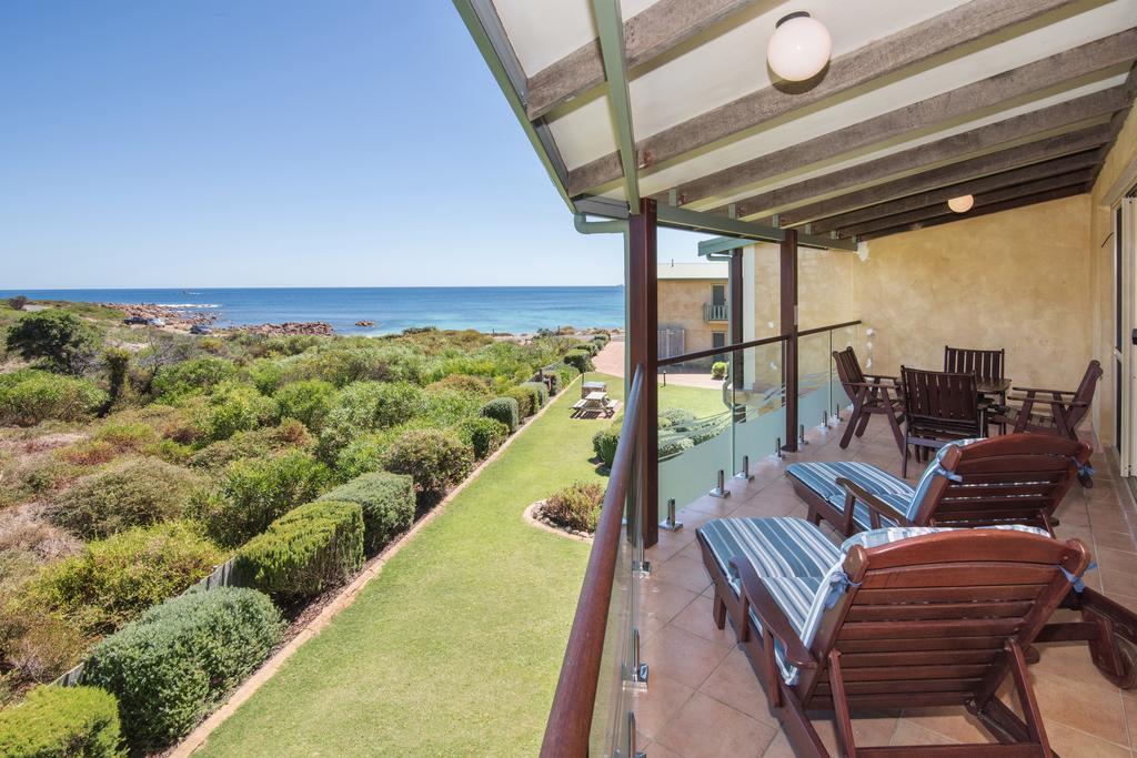Studio with Oceanview - Upstairs
