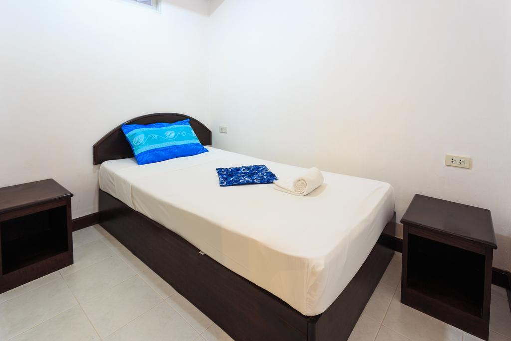 Family Suite (3 Adults + 1 Child)