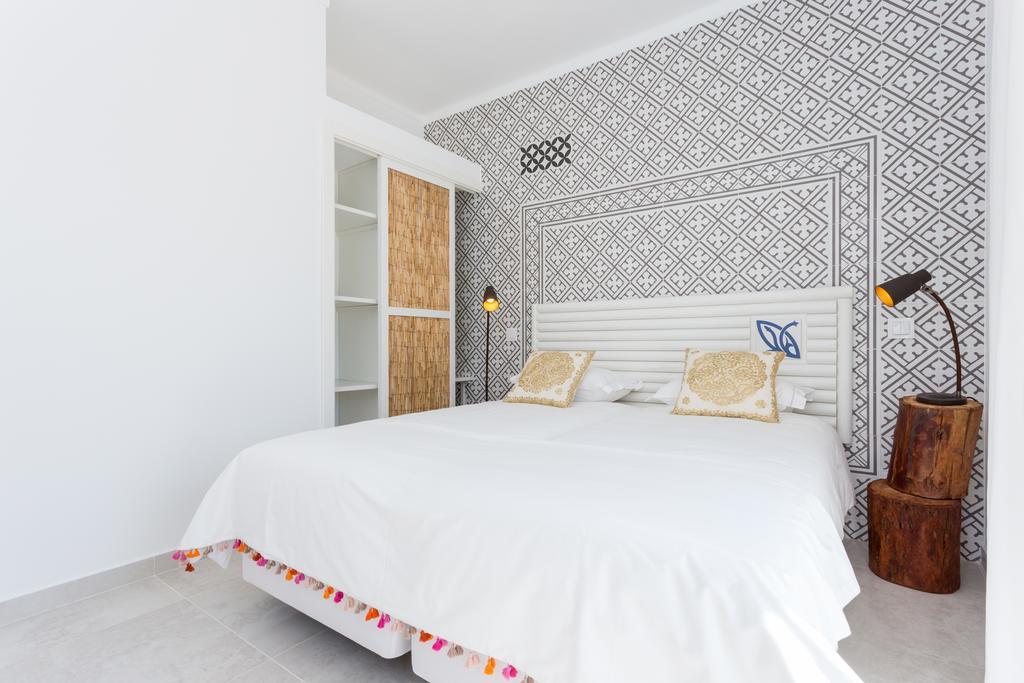 Twin Room Private Bathroom