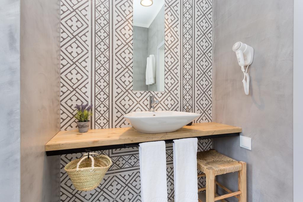Twin Room Private Bathroom