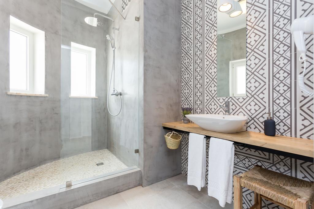 Twin Room Private Bathroom