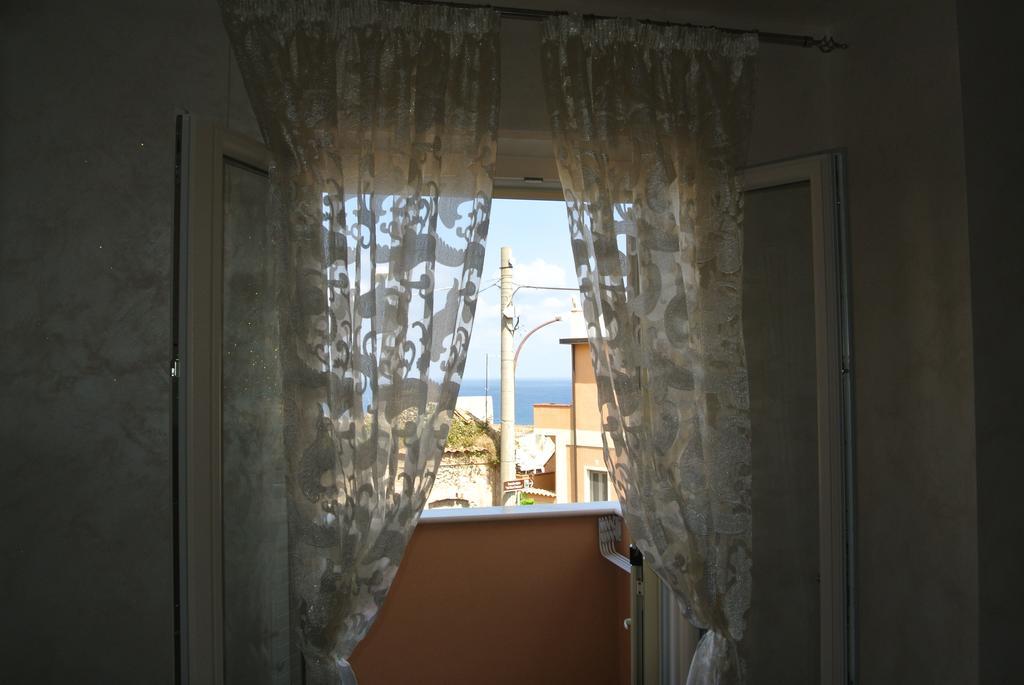 Superior Double Room with Balcony and Sea View