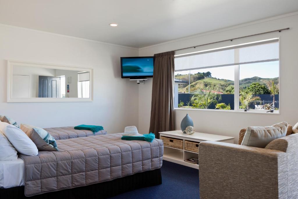 One-Bedroom Family Suite with Spa Bath