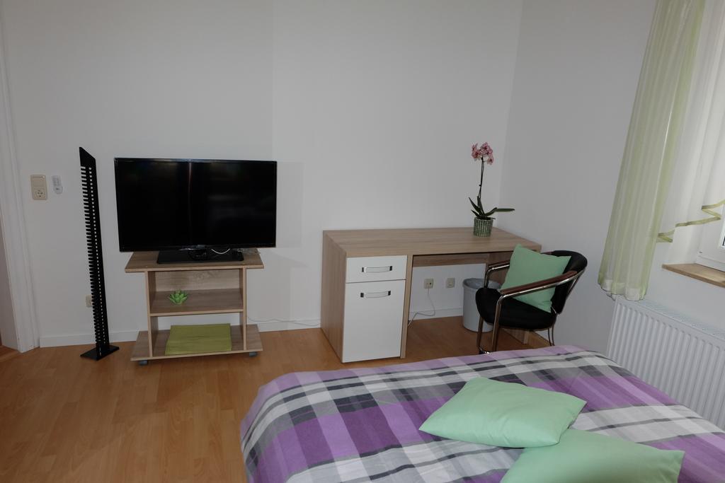 Doppel-/Zweibettzimmer mit eigenem Bad