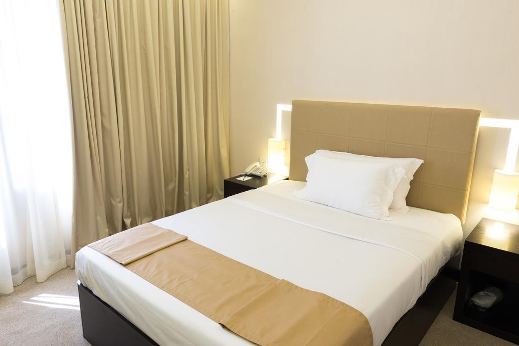 Classic Double Bed Room City View