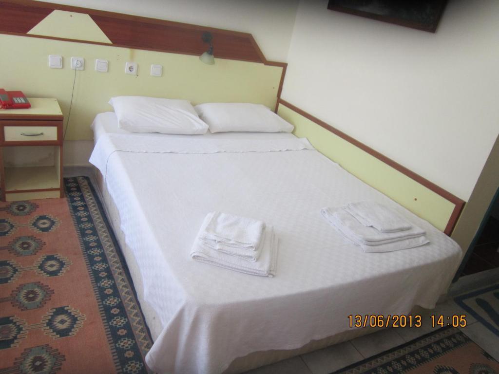 Family Room,33720988:JPEG
