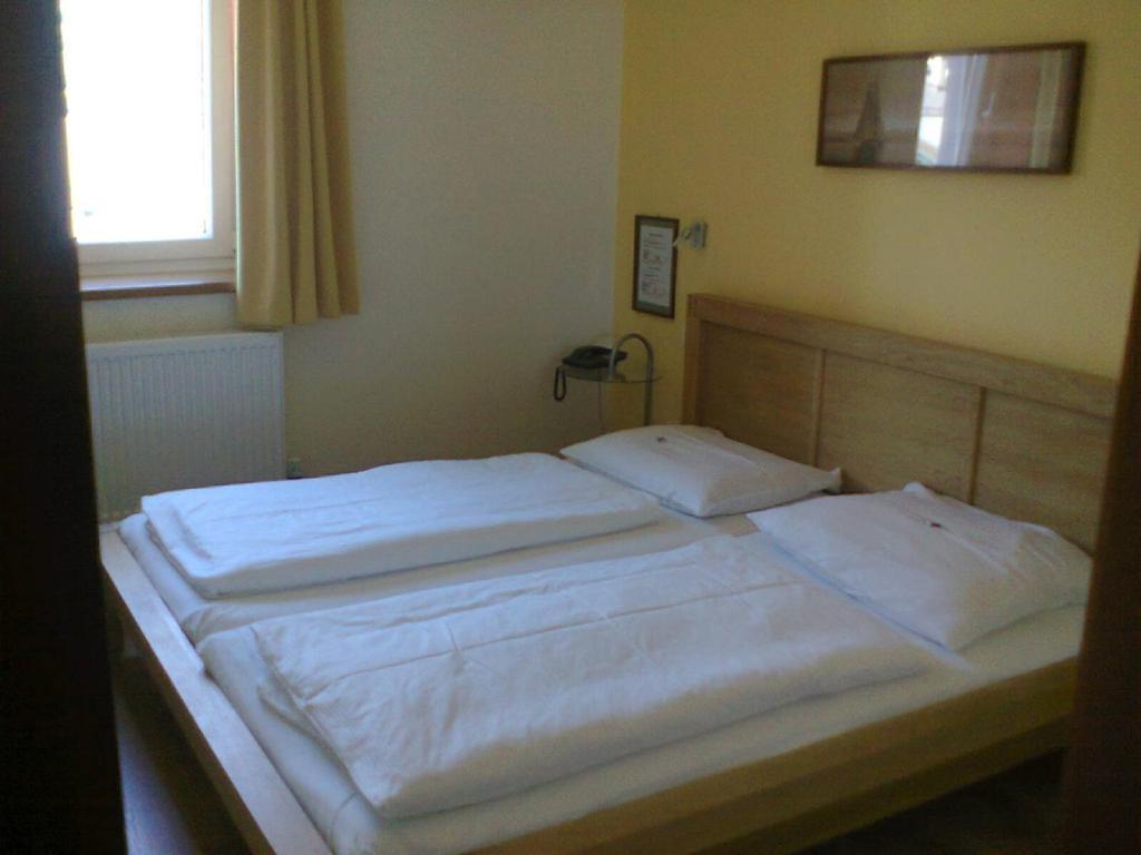 Standard Double Room,33750523:JPEG