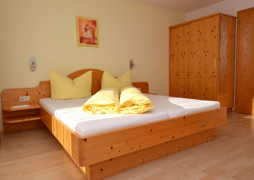 Doppelzimmer mit Balkon