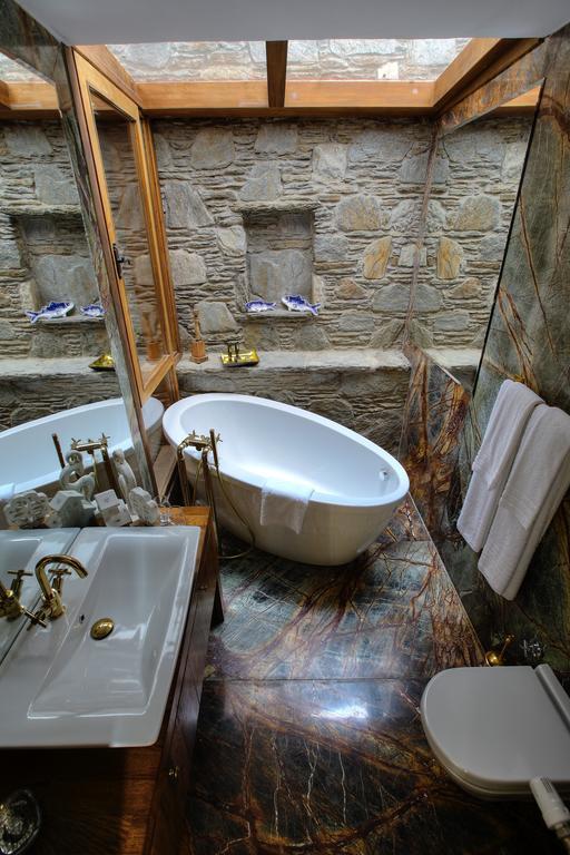 Deluxe Çift Kişilik Oda - Küvetli