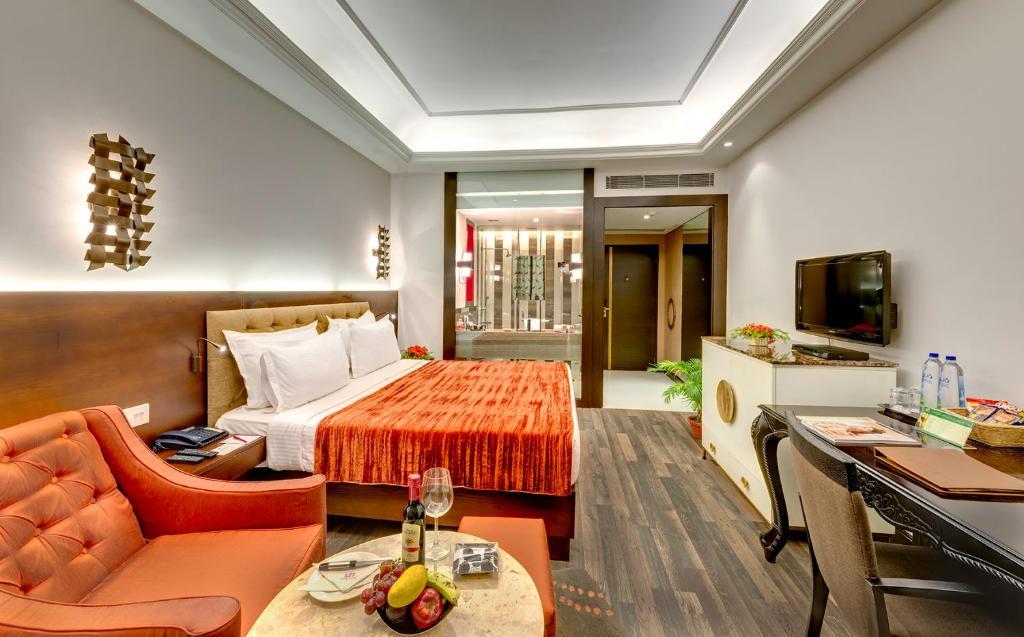 Colony Premium Double or Twin Room with with 20% discount on Ala-Carte Food, 10% discount on Beverages, 15% discount on Laundry, 15% discount on Spa