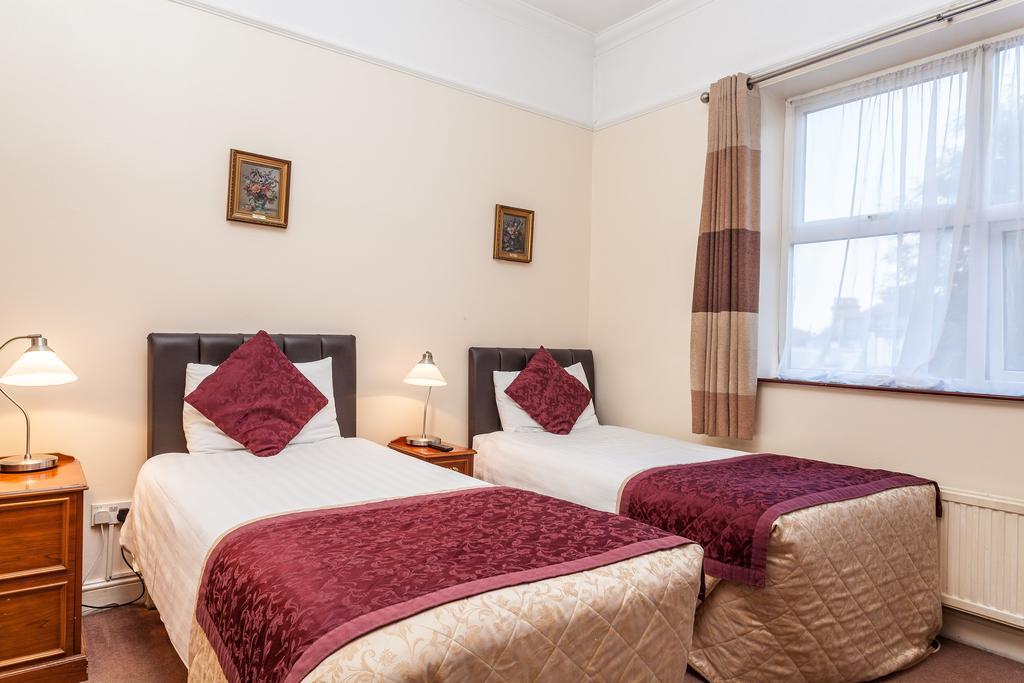 Large Twin Room,544769214:JPEG