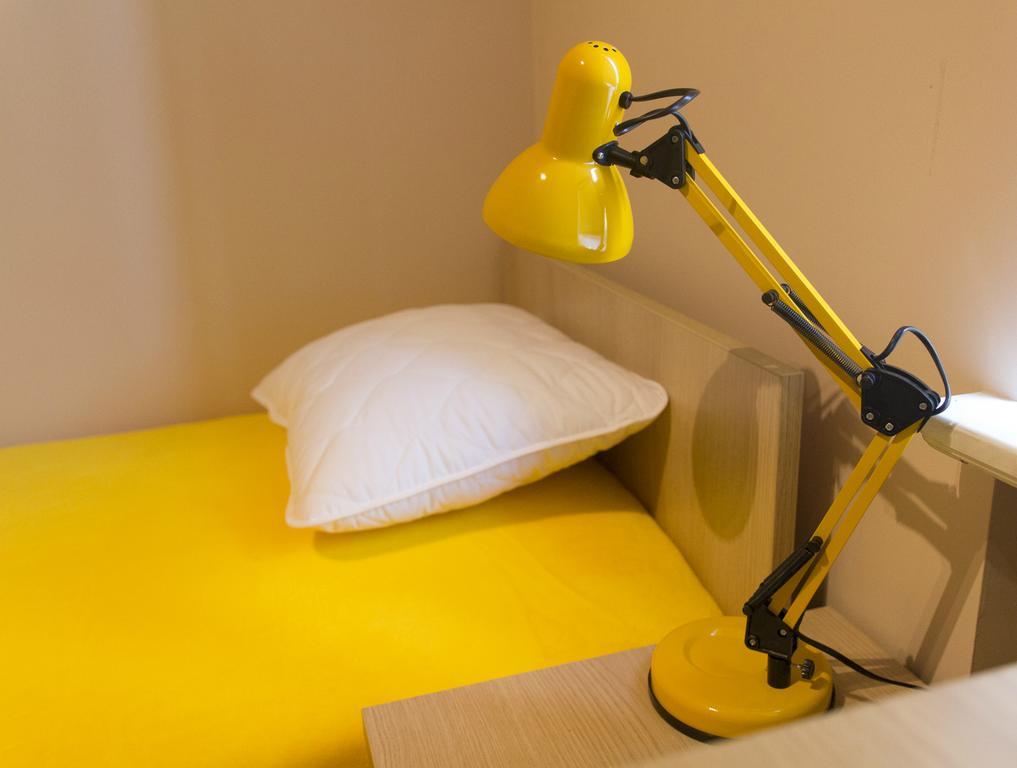 Habitación Triple con ducha y aseo compartidos