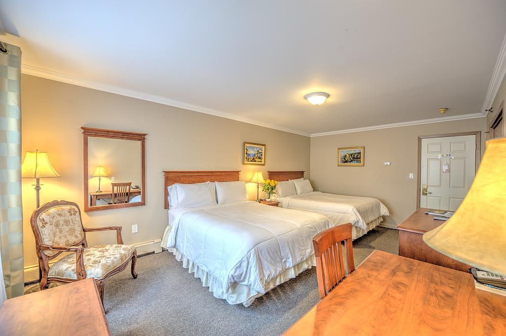 Standard Double Room with Two Double Beds