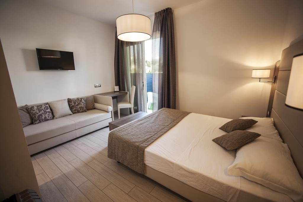 Triple Room with Garden View - Ground Floor - Beach Access