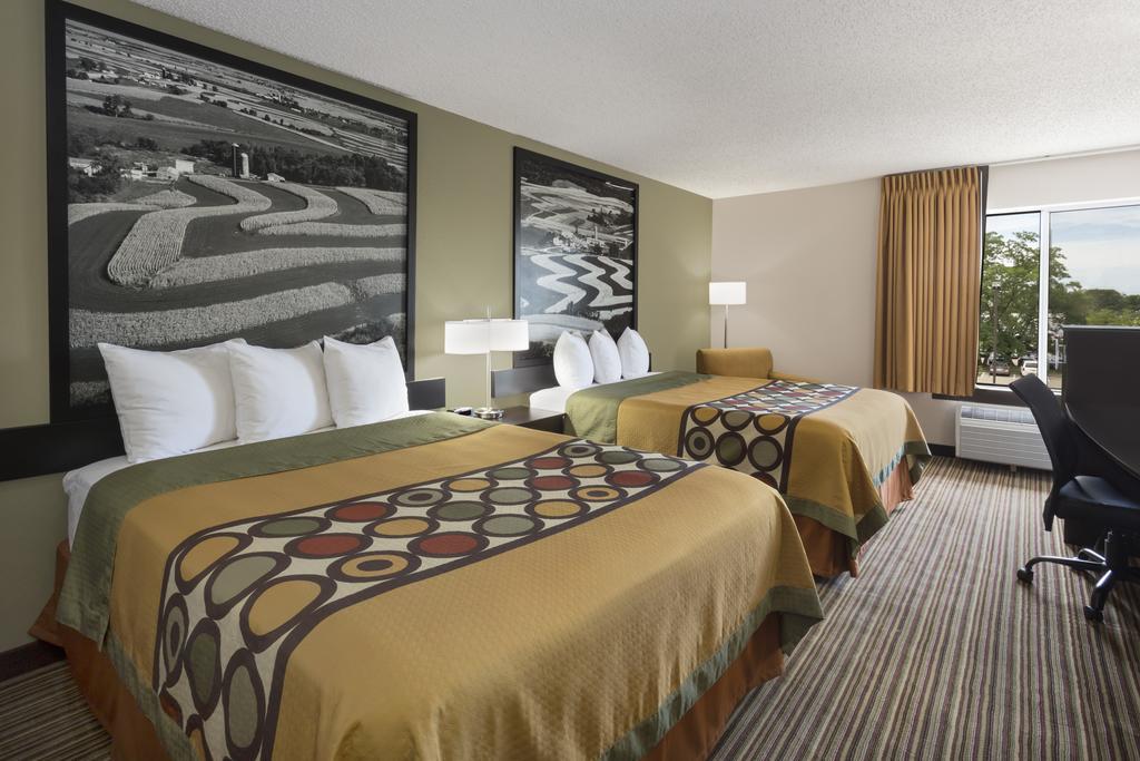 Queen Room with Two Queen Beds - Non-Smoking