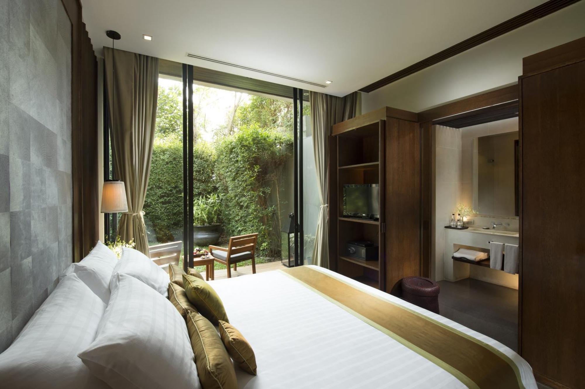 Two-Bedroom Pool Villa (24-hour butler service)