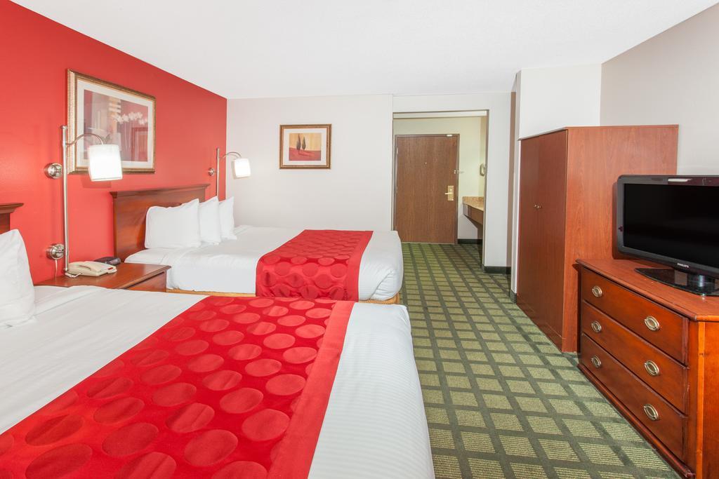Queen Room with Two Queen Beds - Non-Smoking