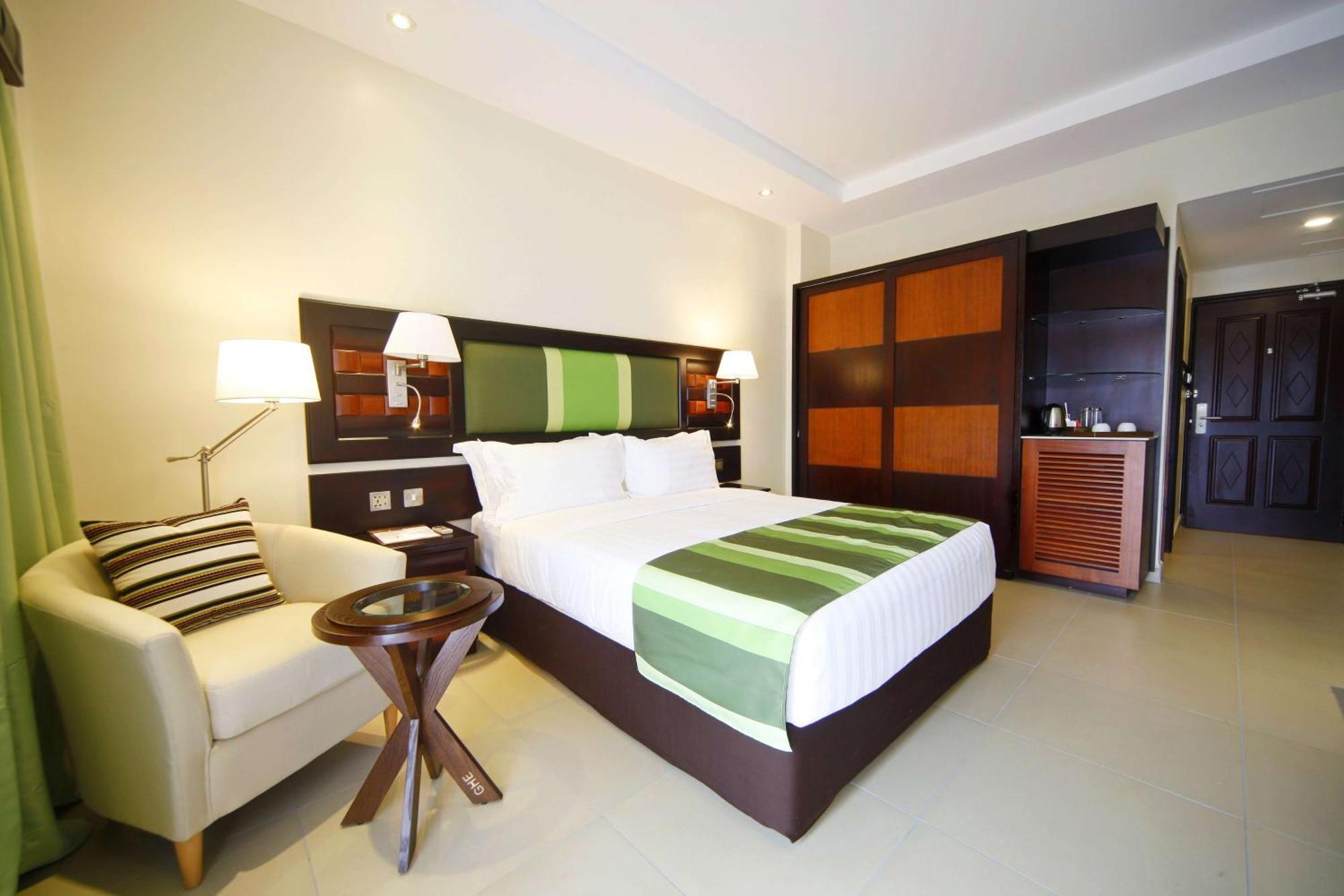 Executive Queen Room,369981013:JPEG