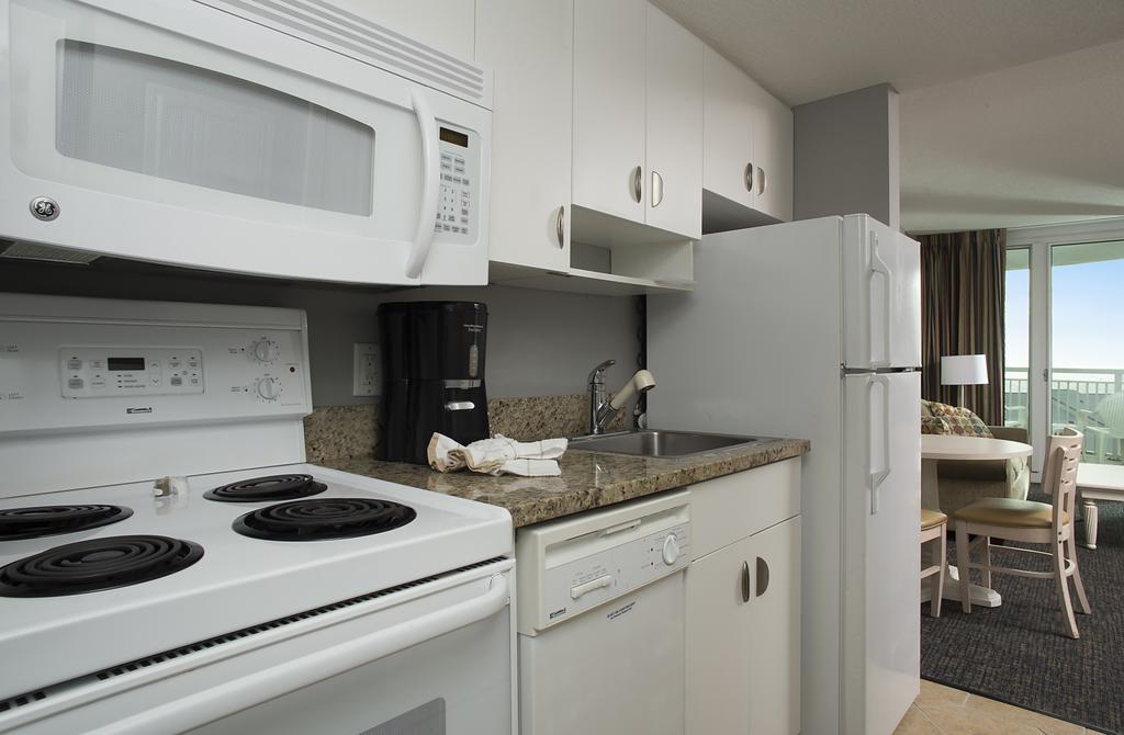 One-Bedroom Corner Suite