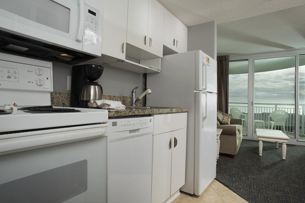 One-Bedroom Suite with Ocean View and Spa Bath