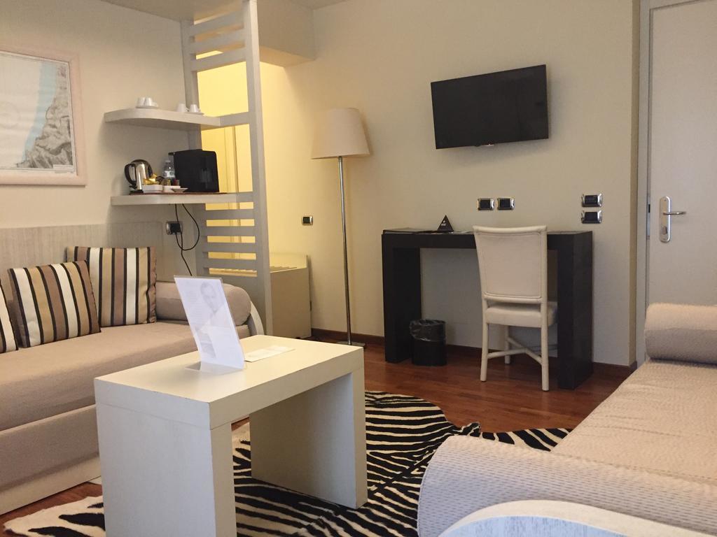 Suite with Sea View