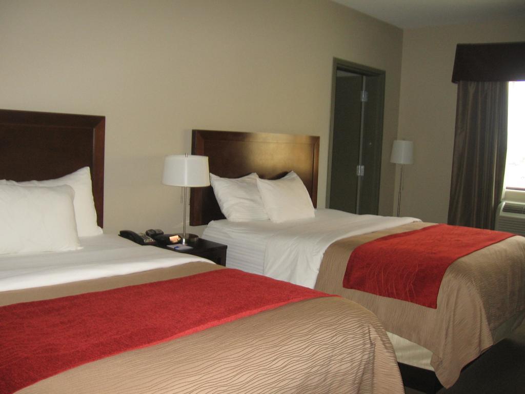 Queen Room with Two Queen Beds - Non-Smoking