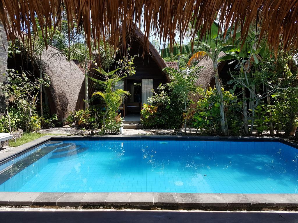 Bungalow Pool Side,996548362:JPEG