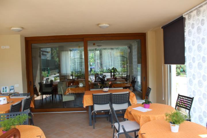 Dreibettzimmer mit Balkon