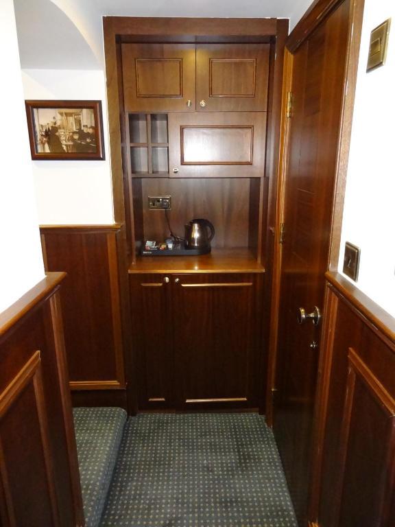 Superior Double Room with Outside Patio,37750744:JPEG