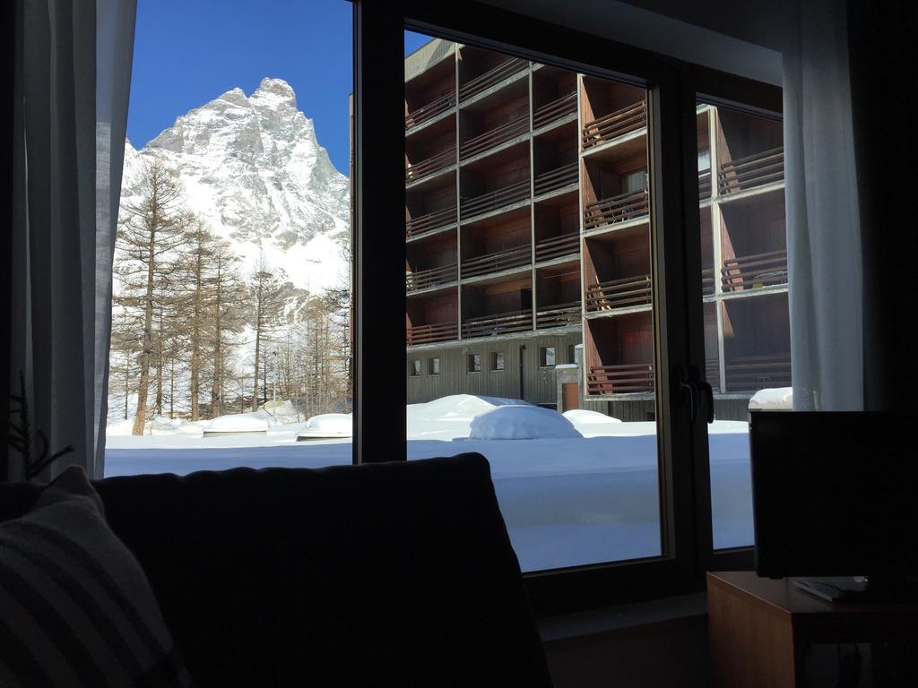 Superior Studio with Mountain View