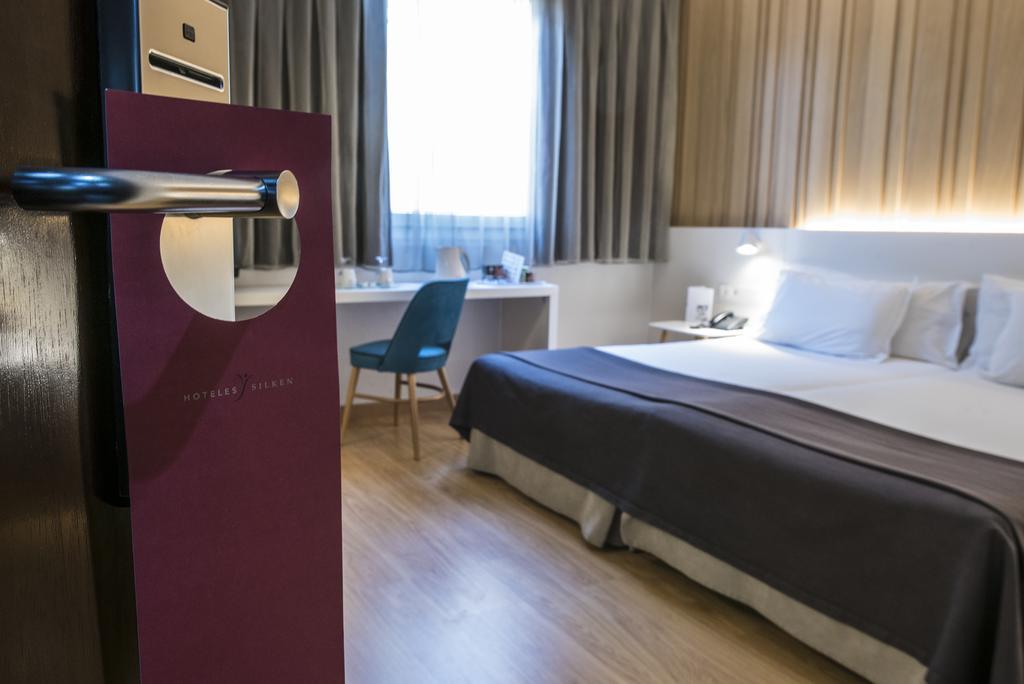 Standard Double or Twin Room,544280703:JPEG