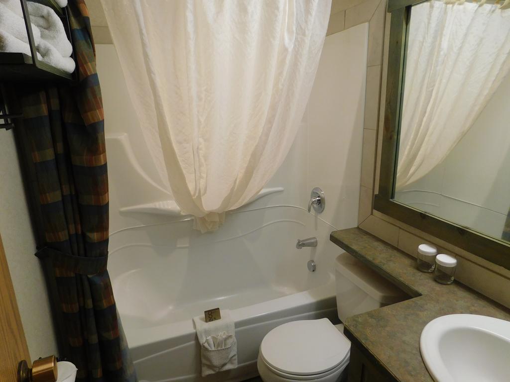 One Bedroom Loft Condo,377729893:JPEG