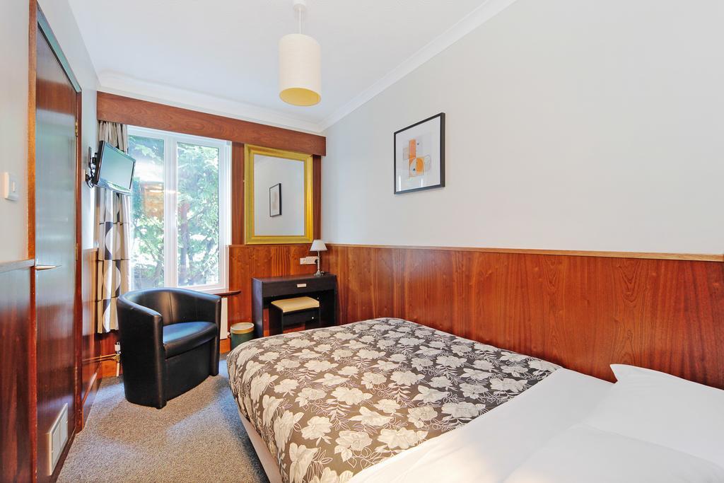 Small Single Room with Private Bathroom,702163129:JPEG
