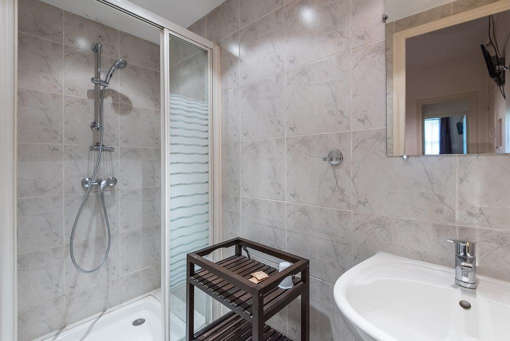 Premium Quadruple Room,1084165027:JPEG