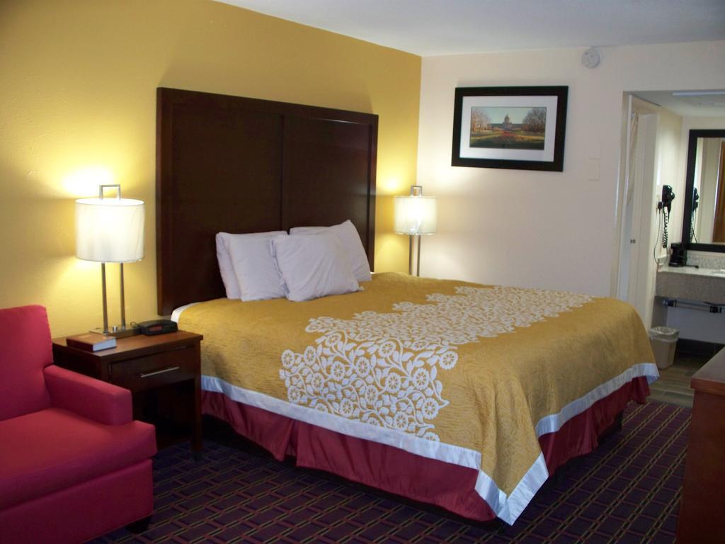 King Room - Non-Smoking