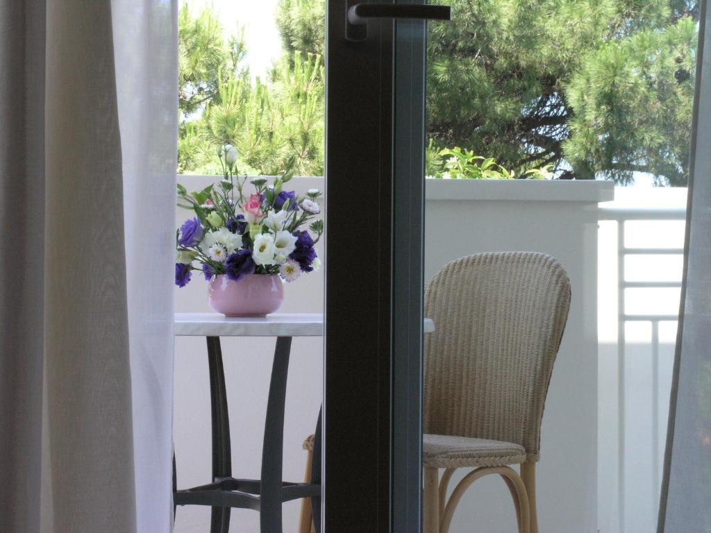 Superior One-Bedroom Apartment (4 Adults)