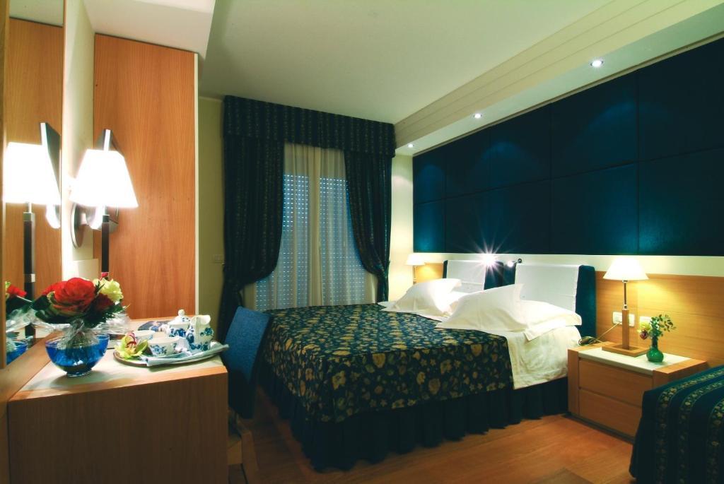 Deluxe One-Bedroom Apartment