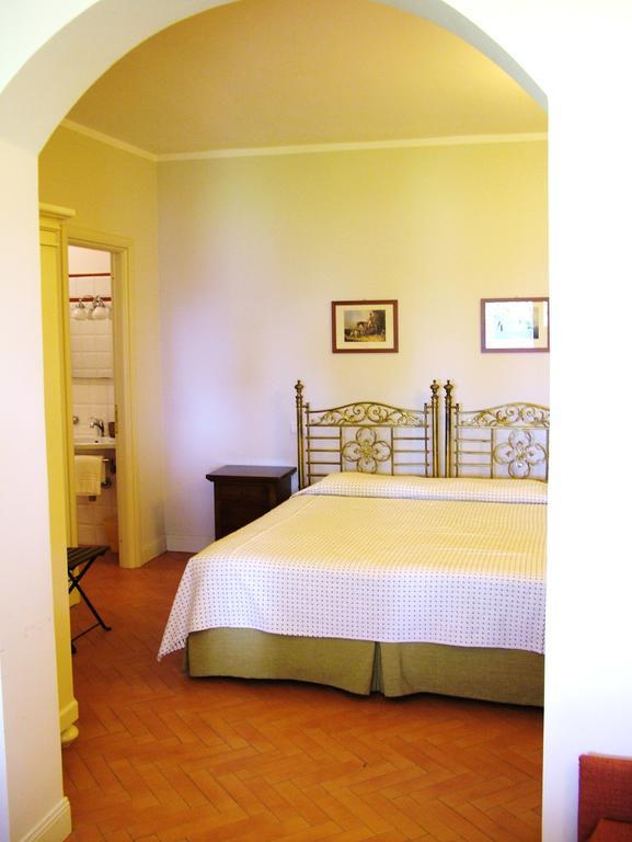 Executive King Partial Sea View with Balcony, Lounge Access, Breakfast, Refreshments & Evening drinks and Canapés,1392750473:JPEG