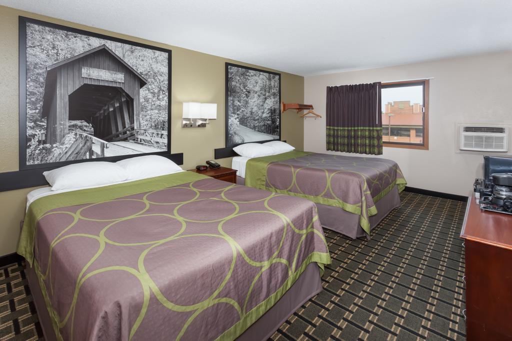 Deluxe Queen Room with Two Queen Beds - Non-Smoking
