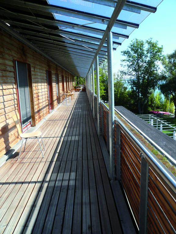 Fünfbettzimmer mit Balkon und Seeblick