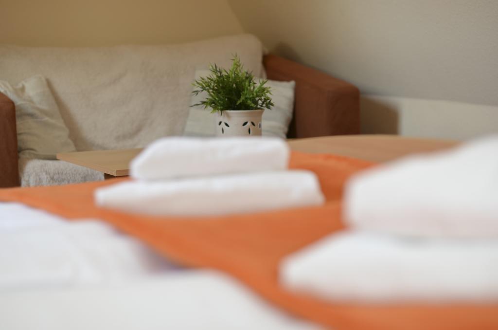Doppel- oder Zweibettzimmer