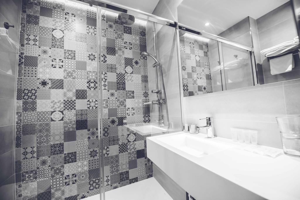 Triple Room,382582831:JPEG