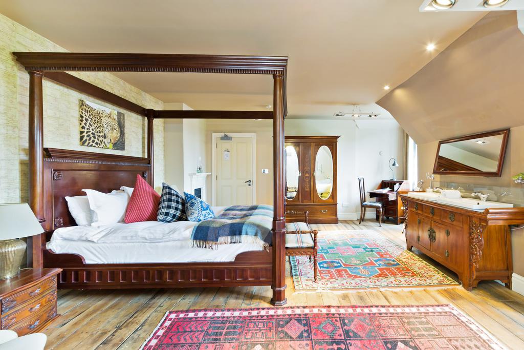 Signature  Room