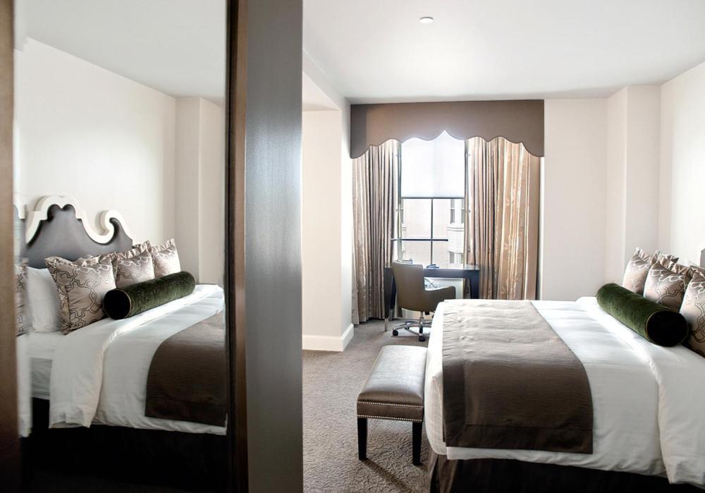 Deluxe Queen Room